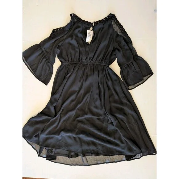 Torrid Black Lace Trim Hilo Skater Dress Size 00 NWT - Picture 14 of 16